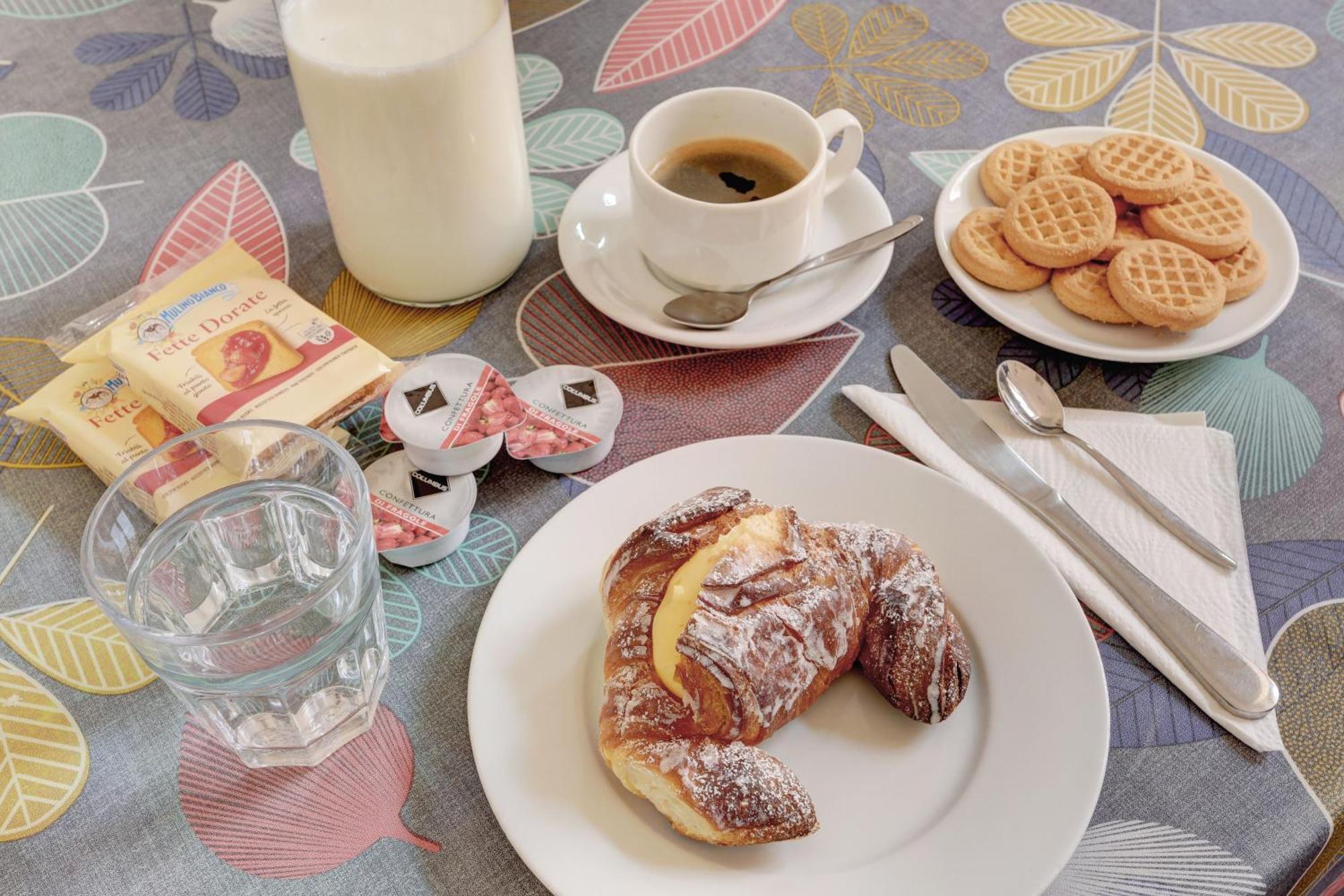 Bed and Breakfast Claudia House Roma Termini Zewnętrze zdjęcie