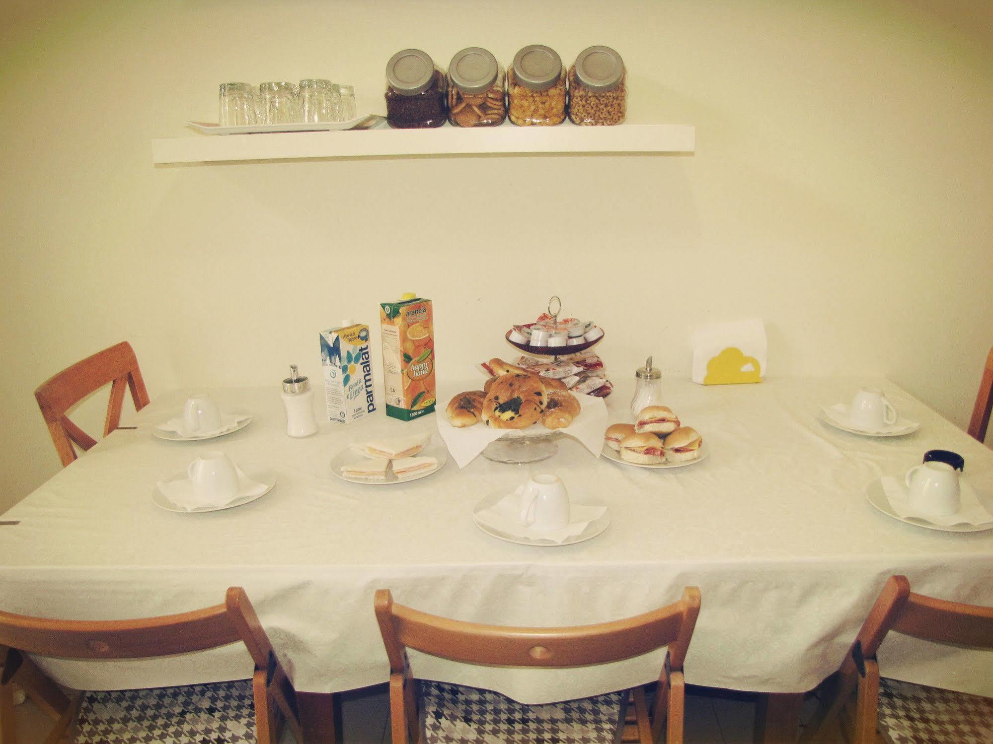 Bed and Breakfast Claudia House Roma Termini Zewnętrze zdjęcie